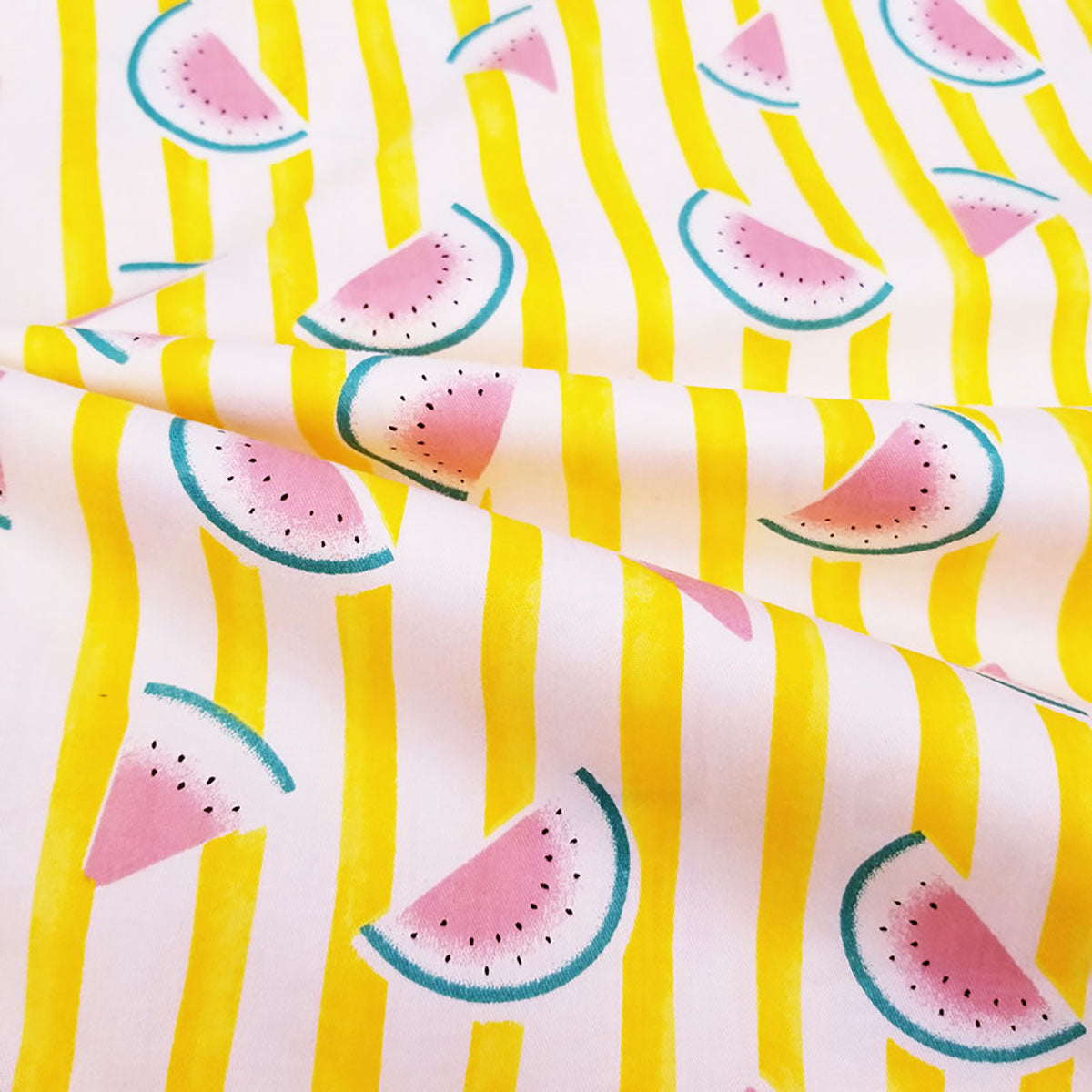 CraftsFabrics 6pcs Fruits Printed Cotton Fat Quarters Bundle