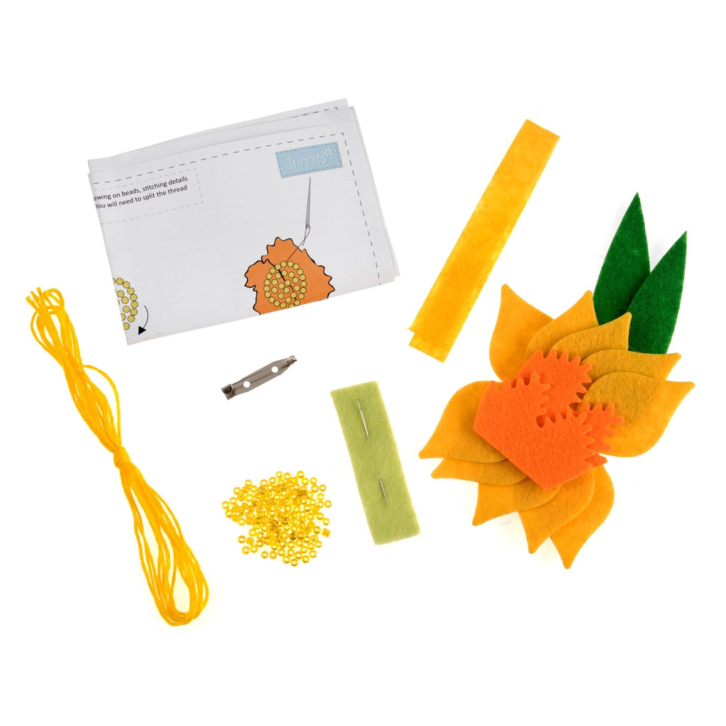 Trimits Felt Decoration Kit: Daffodil Brooch